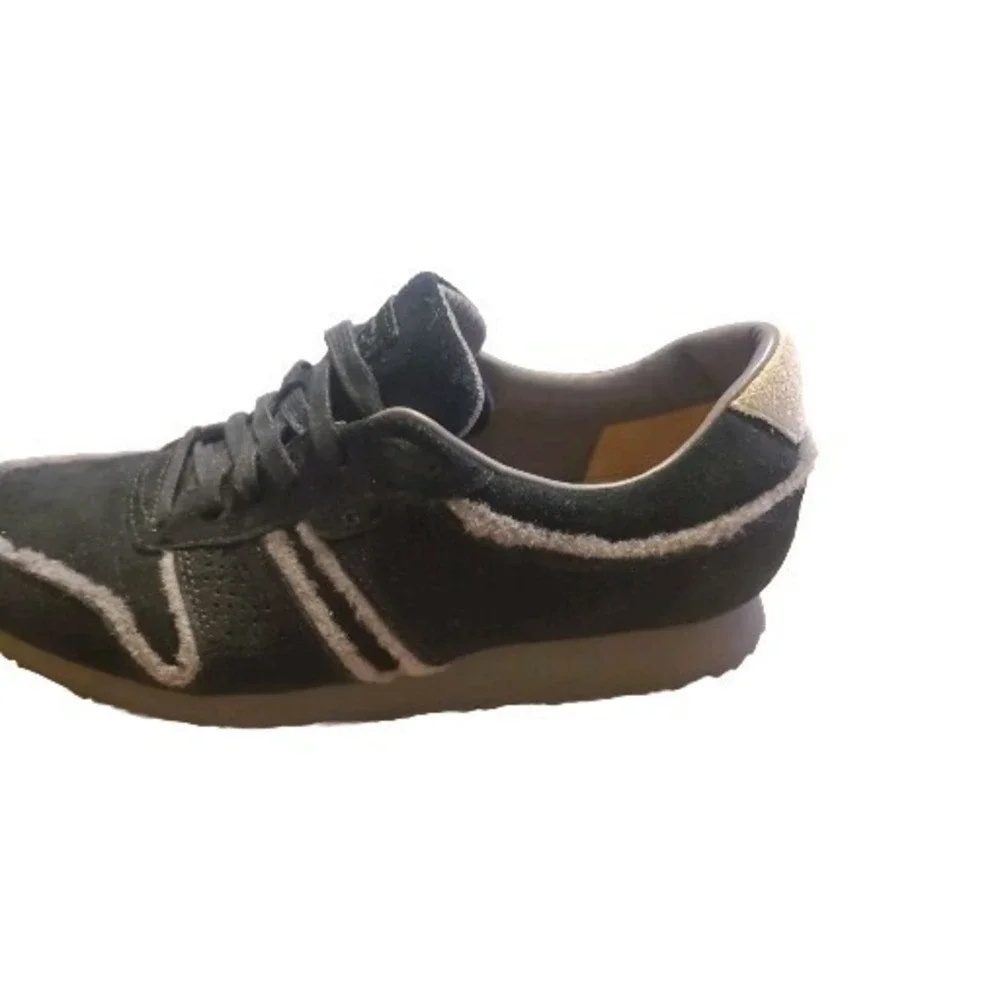 UGG Trigo Spill Seam Mens 11 Black Suede Sheepskin Sneaker Shoes Trainer 1110595